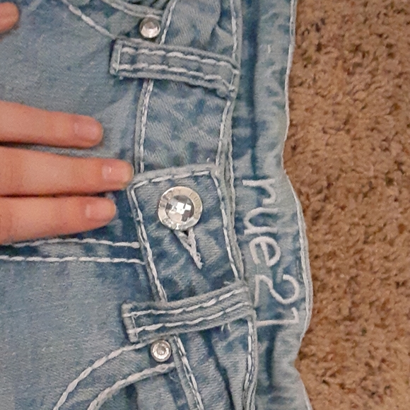 Distressed capris - Picture 2 of 3